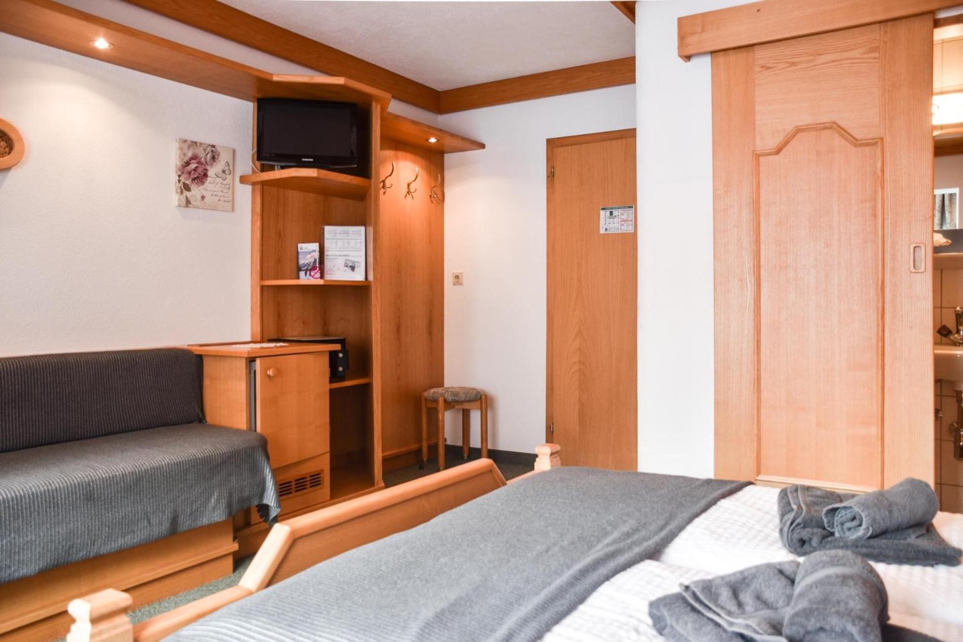 ברוואנג Berghotel Almrausch מראה חיצוני תמונה